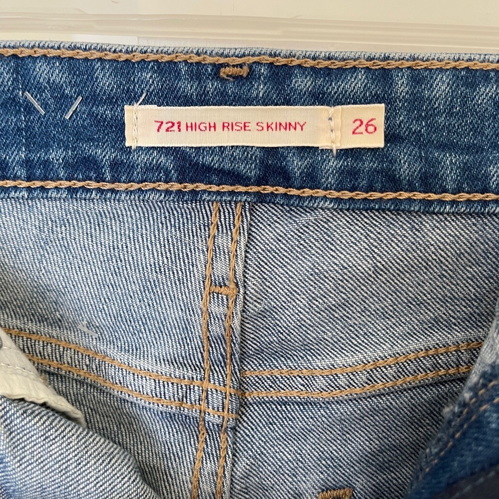 Levi High Rise Skinny Jeans